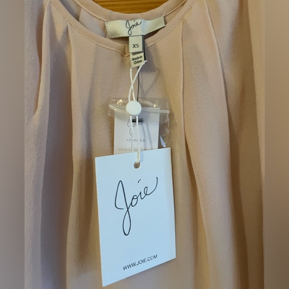 Nwt Joie silk top in soft pink. Size xs - Picture 3 of 4